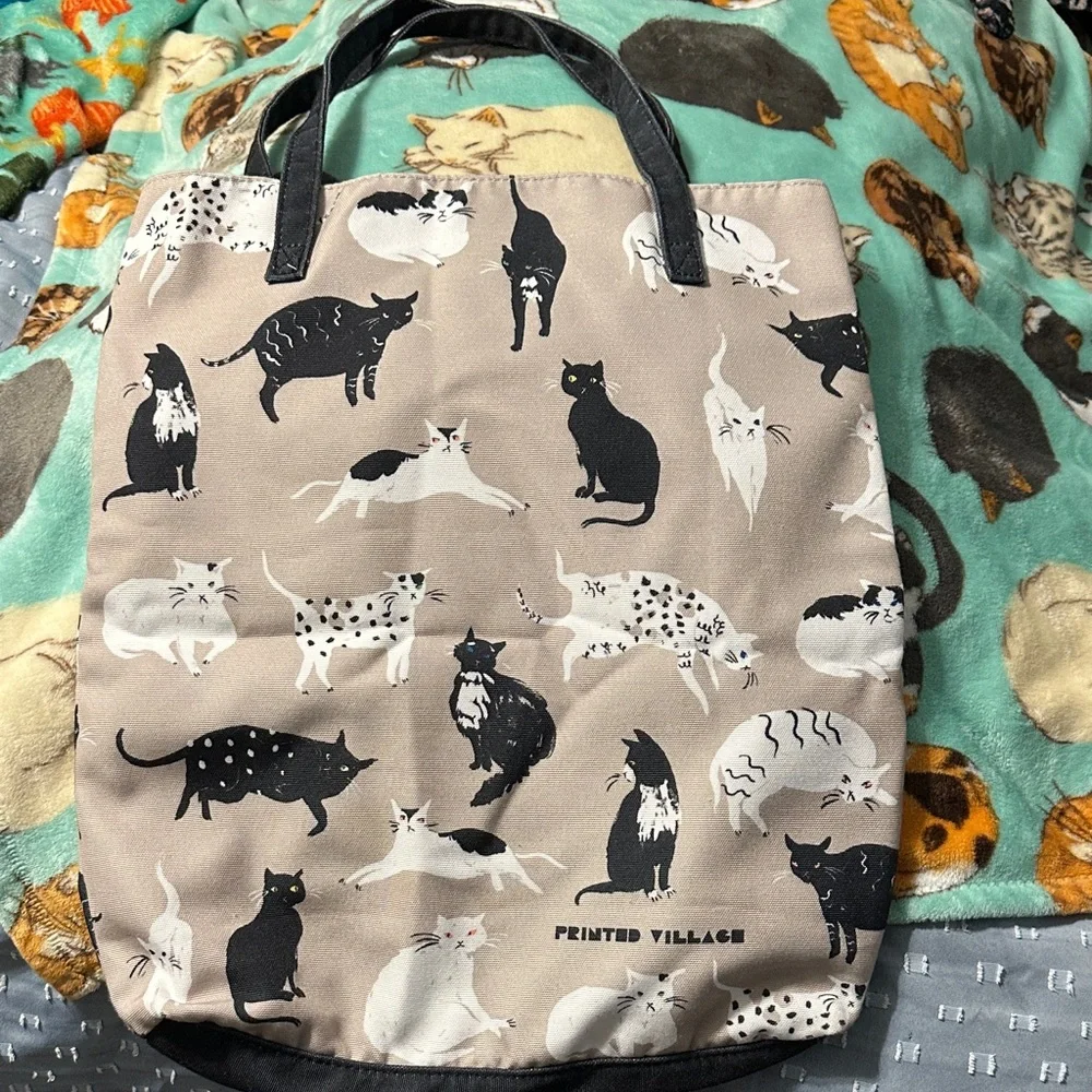 Printed Village Cat Carrier Tote - Black and White